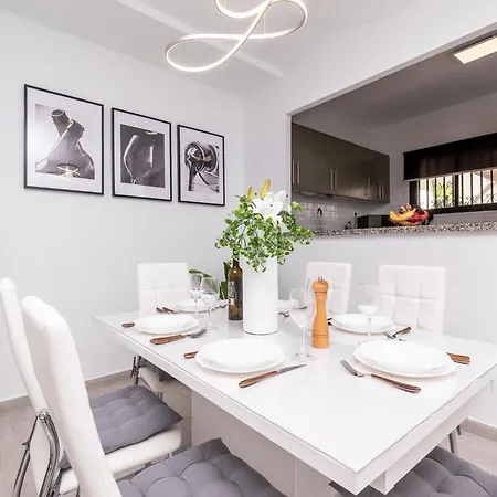 Luxury 2 Bedroom Cristianos Los Cristianos (Tenerife)