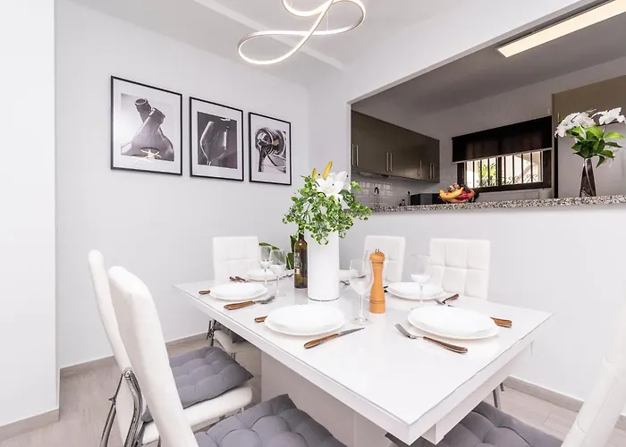 Luxury 2 Bedroom Cristianos Лос Кристианос
